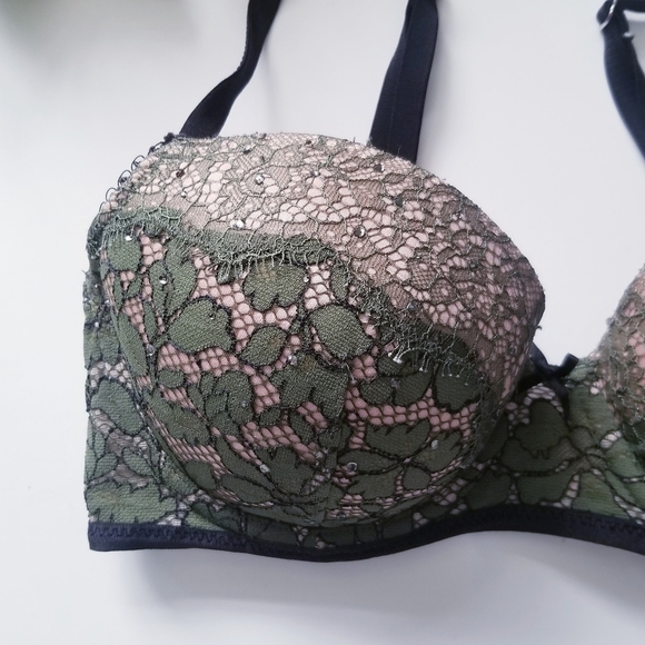Victoria's Secret Olive & Nude Lace Bra Swarovski Embellished 32D - Picture 6 of 7